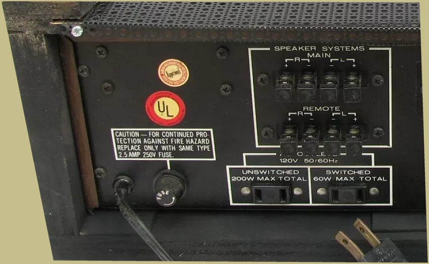 Marantz 1060 Speaker Terminals