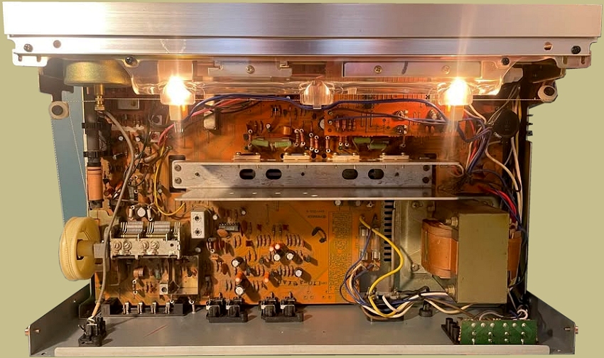 Pioneer SX-3500 Inside